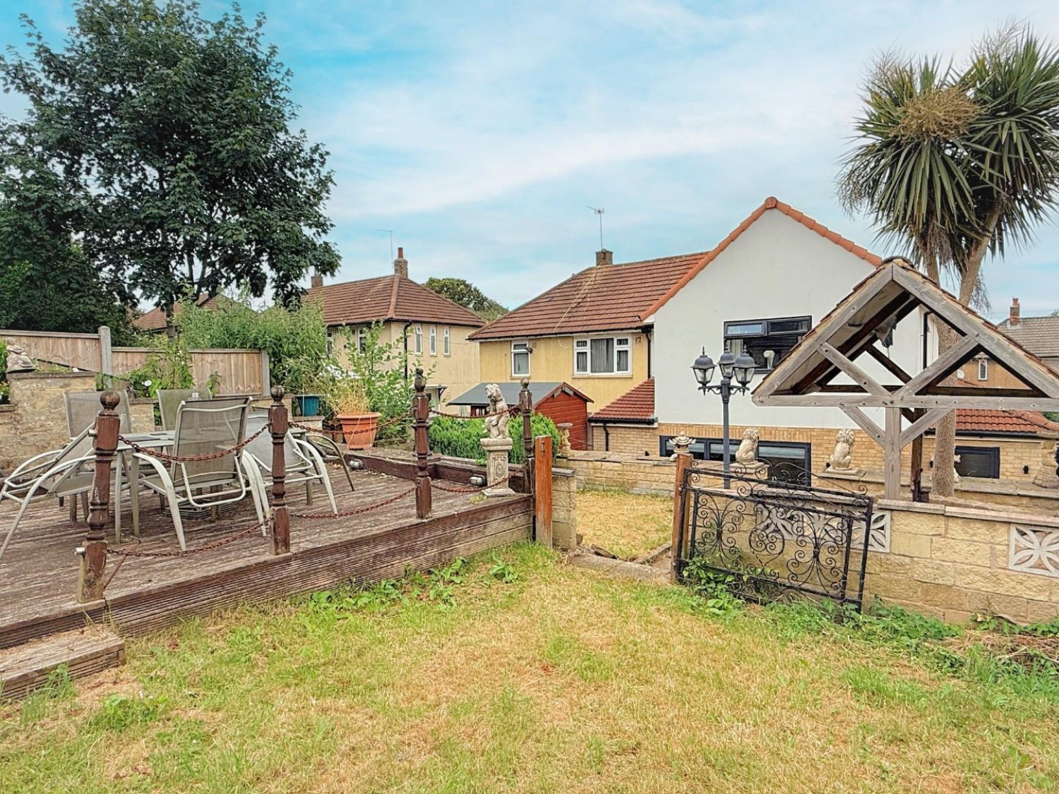 4 bedroom House for sale in Summerfield Road, Bramley