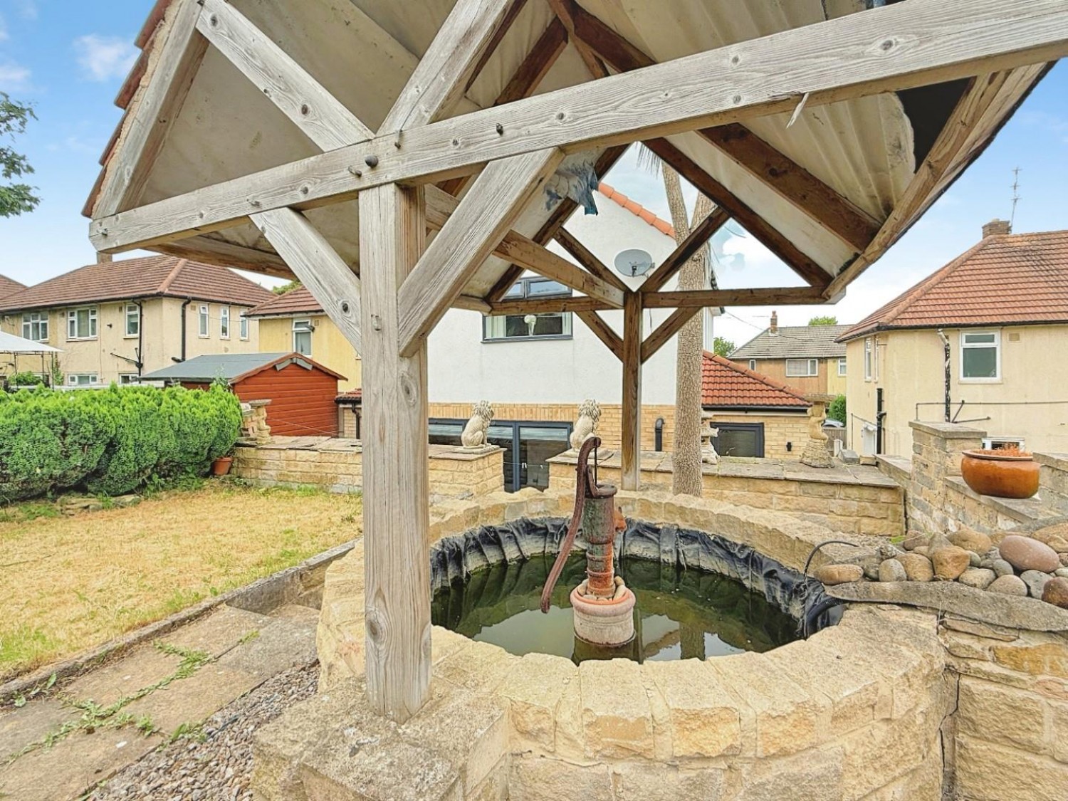 4 bedroom House for sale in Summerfield Road, Bramley