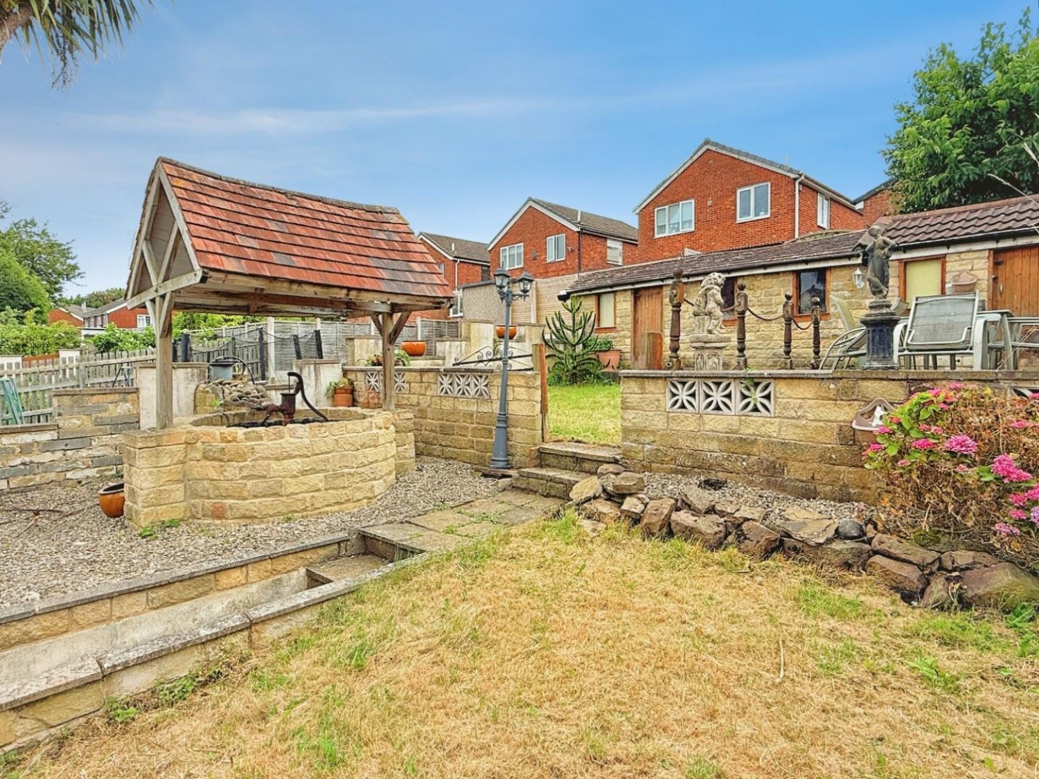 4 bedroom House for sale in Summerfield Road, Bramley