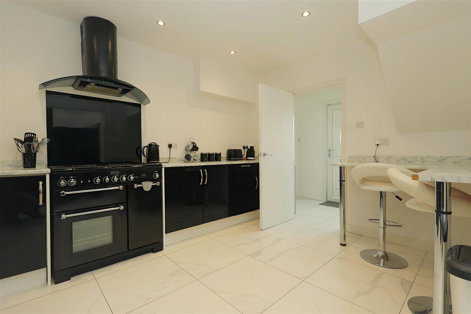 4 bedroom House for sale in Summerfield Road, Bramley