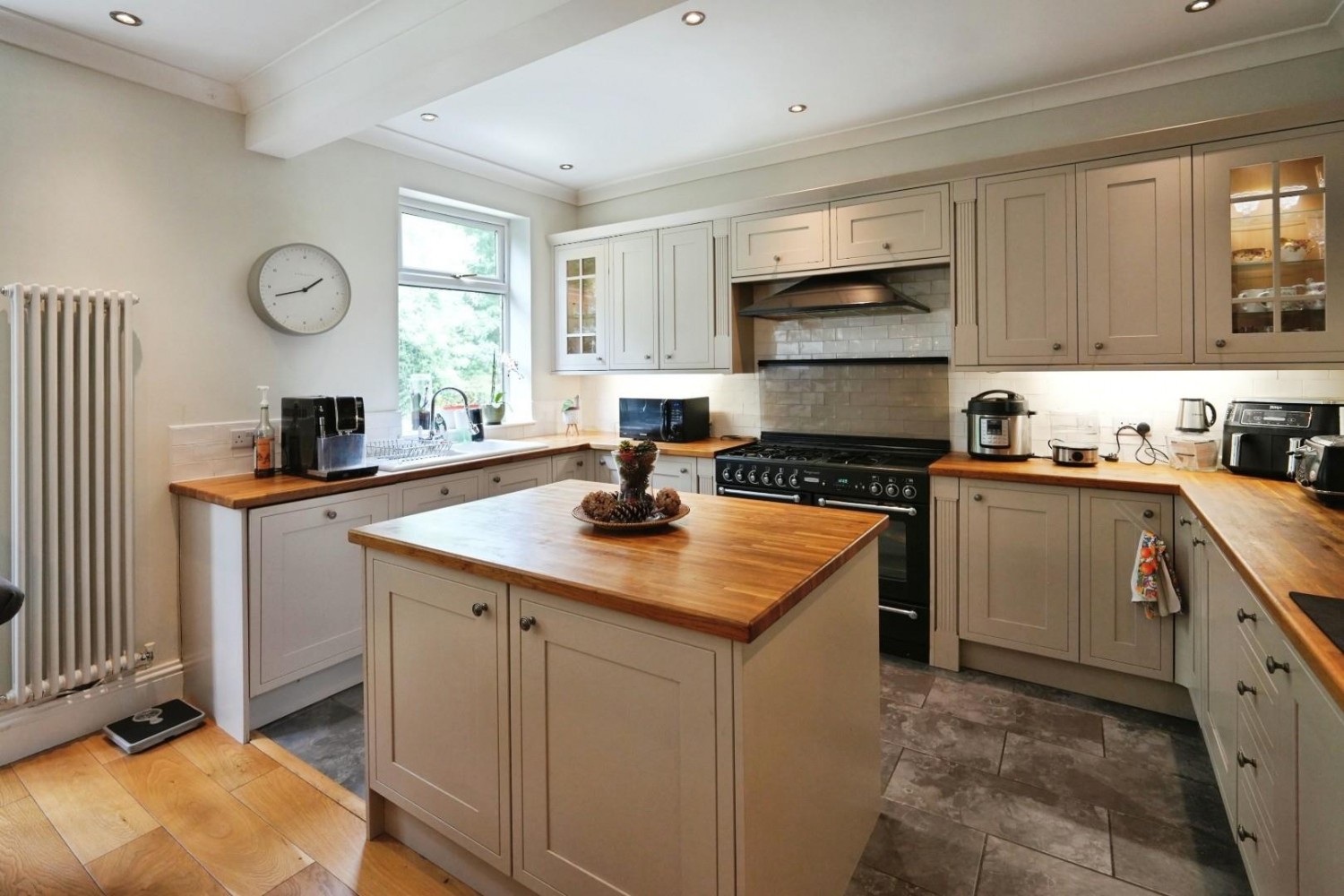 5 bedroom House for sale in Chretien Road, Manchester