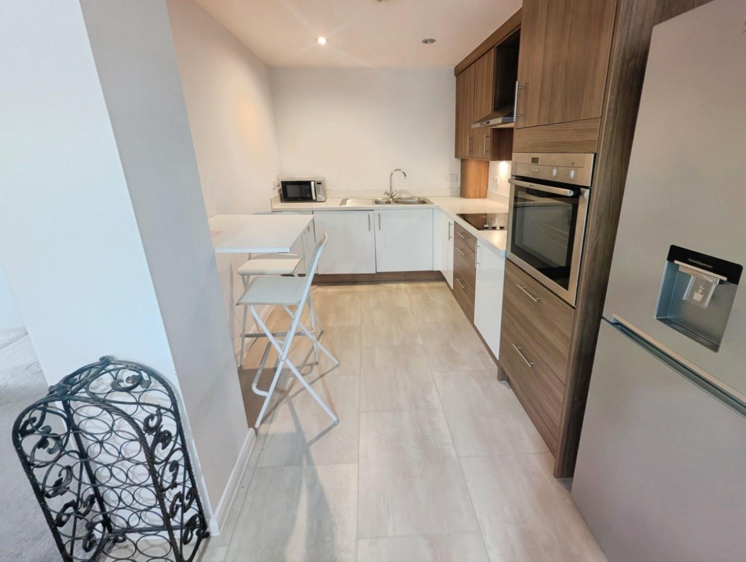 2 bedroom Flat to let in Rocksborough House, Warwick Road B92 7GA