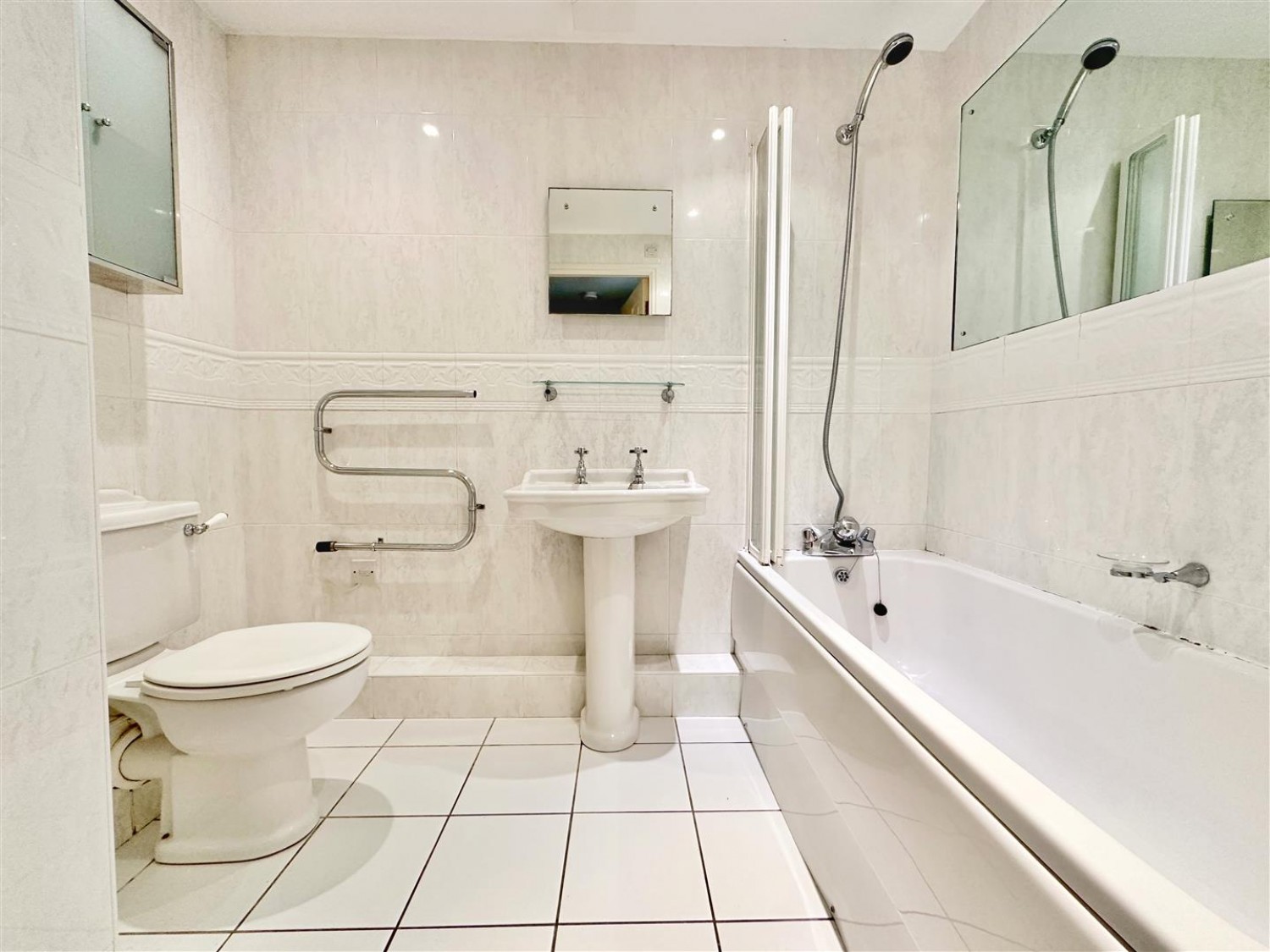 2 bedroom Flat to let in Wilkinsons Court, Easingwold, York, YO61 3GH