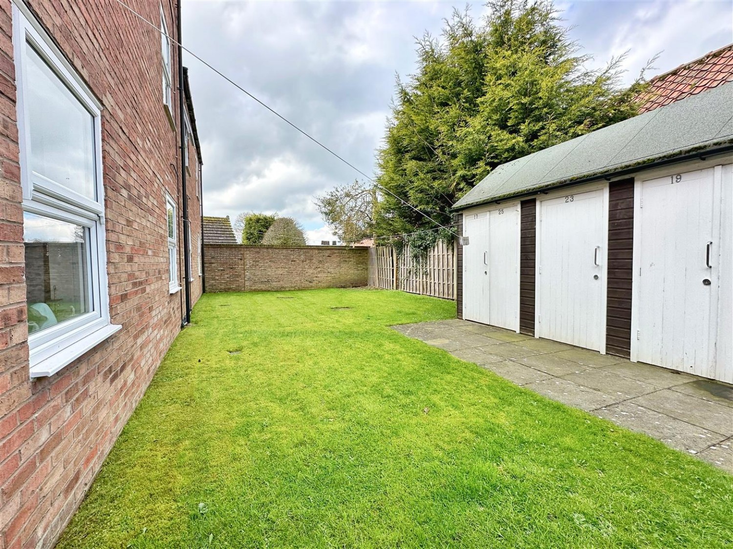 2 bedroom Flat to let in Wilkinsons Court, Easingwold, York, YO61 3GH