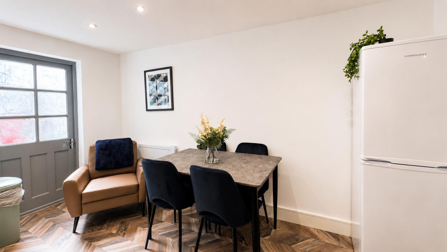 4 bedroom Property to let in Longfellow Road, Worcester Park