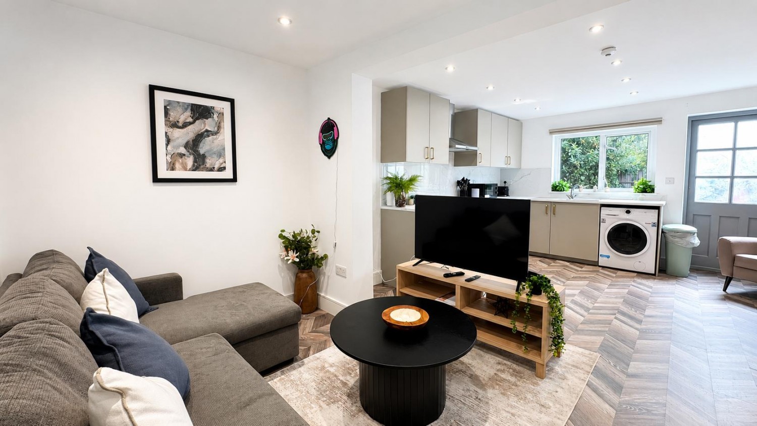 4 bedroom Property to let in Longfellow Road, Worcester Park