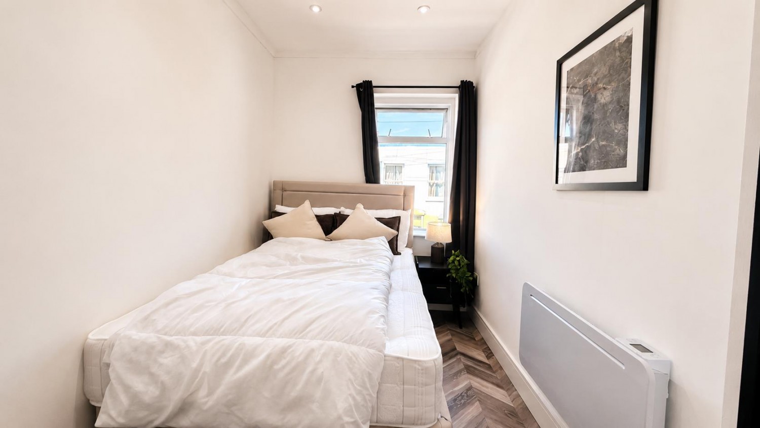 4 bedroom Property to let in Longfellow Road, Worcester Park
