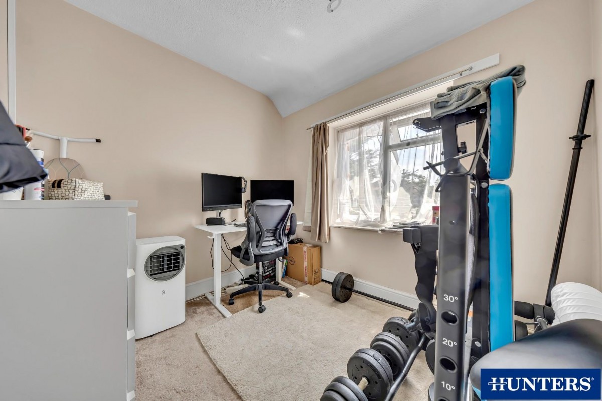 Porters Avenue, Dagenham, RM9