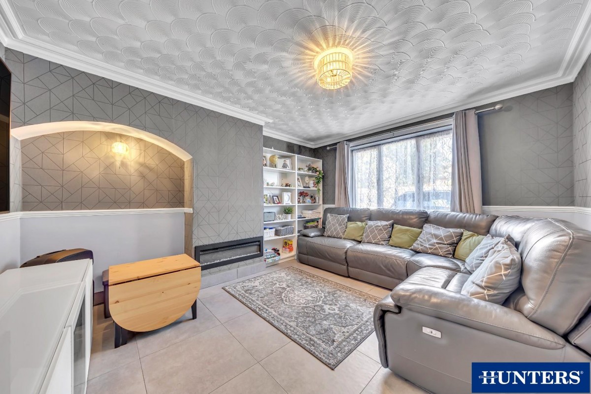 Porters Avenue, Dagenham, RM9