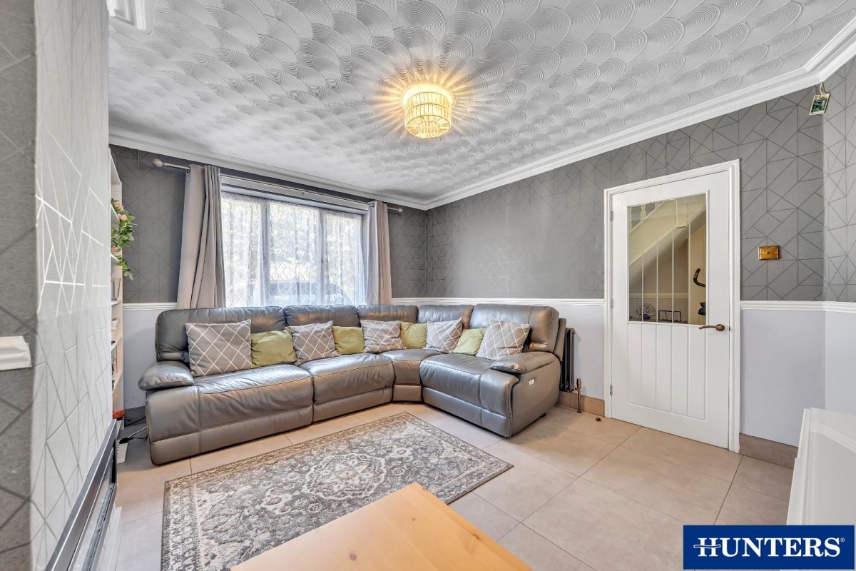 Porters Avenue, Dagenham, RM9