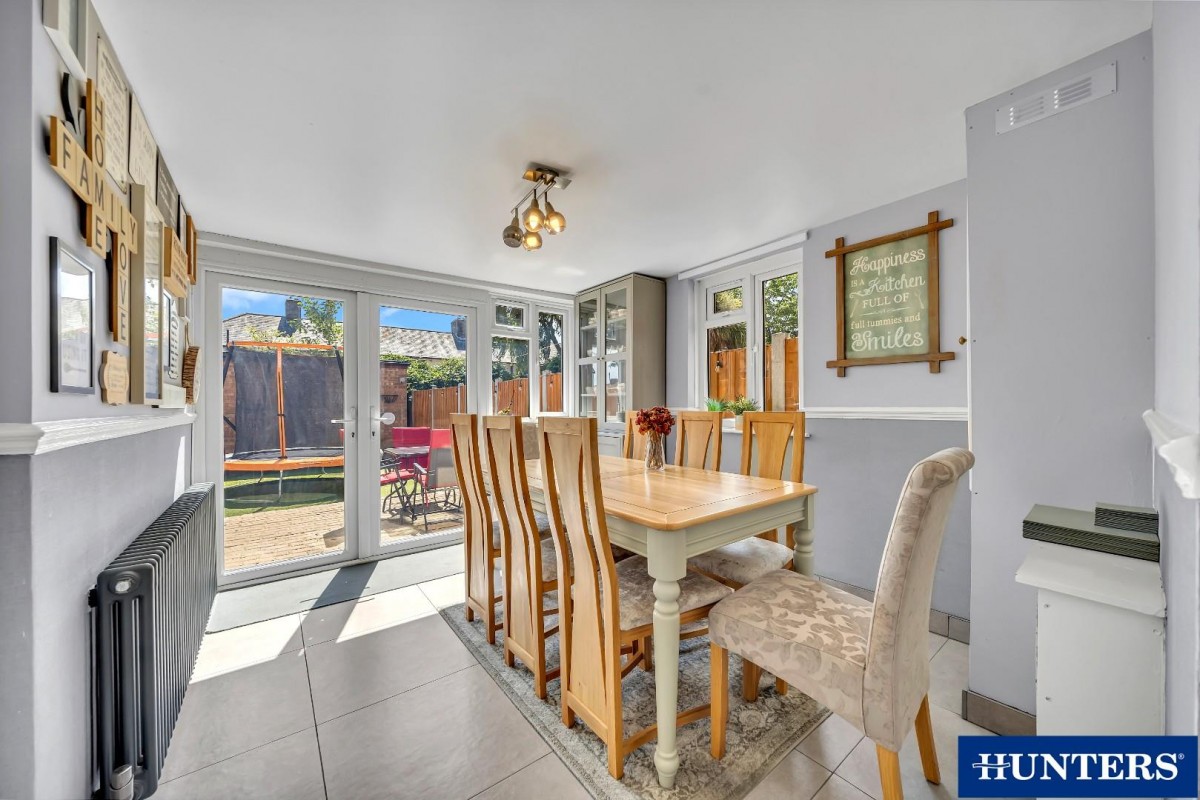 Porters Avenue, Dagenham, RM9