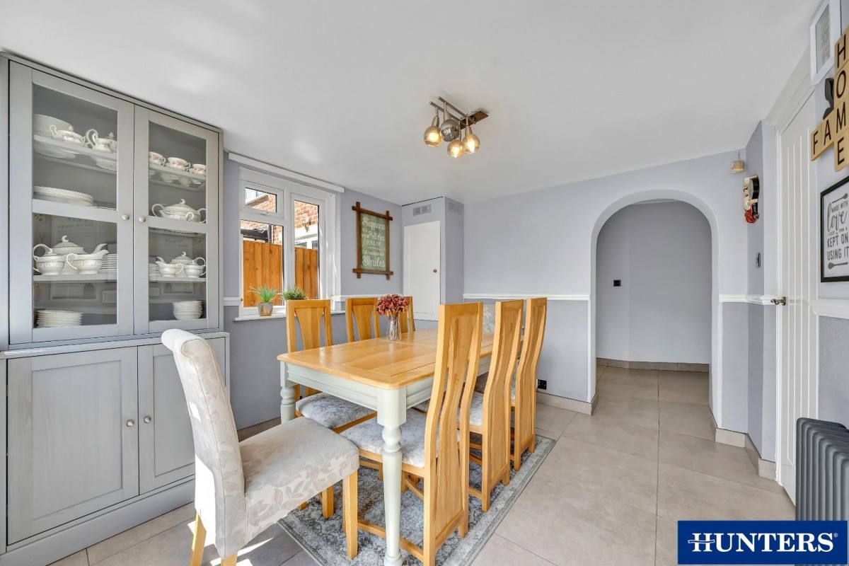 Porters Avenue, Dagenham, RM9