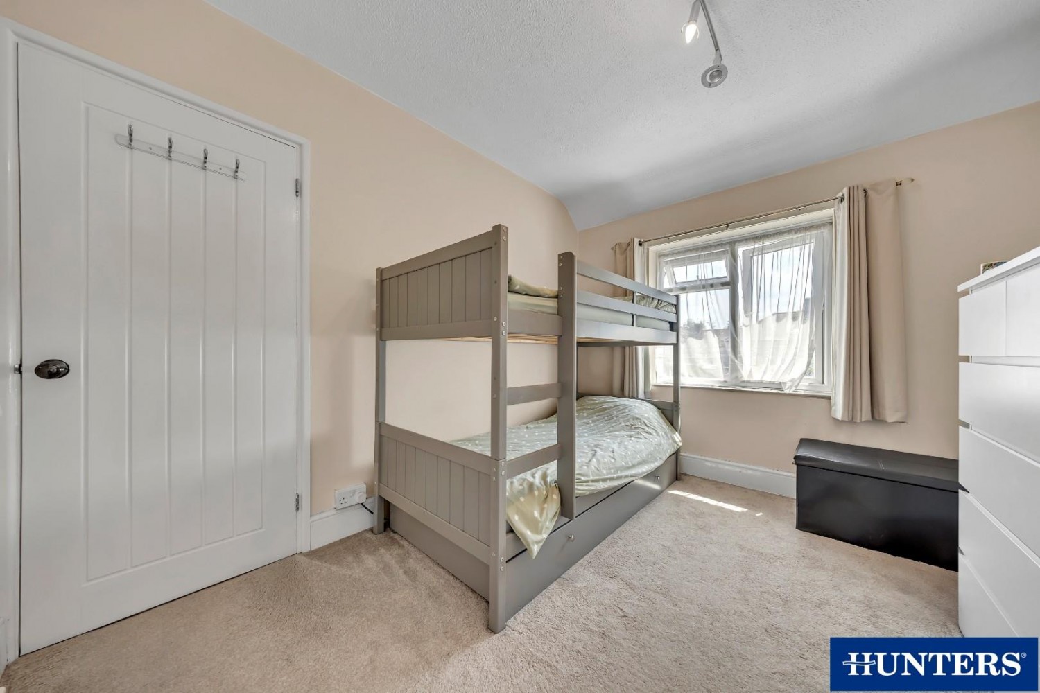 3 bedroom House for sale in Porters Avenue, Dagenham, RM9