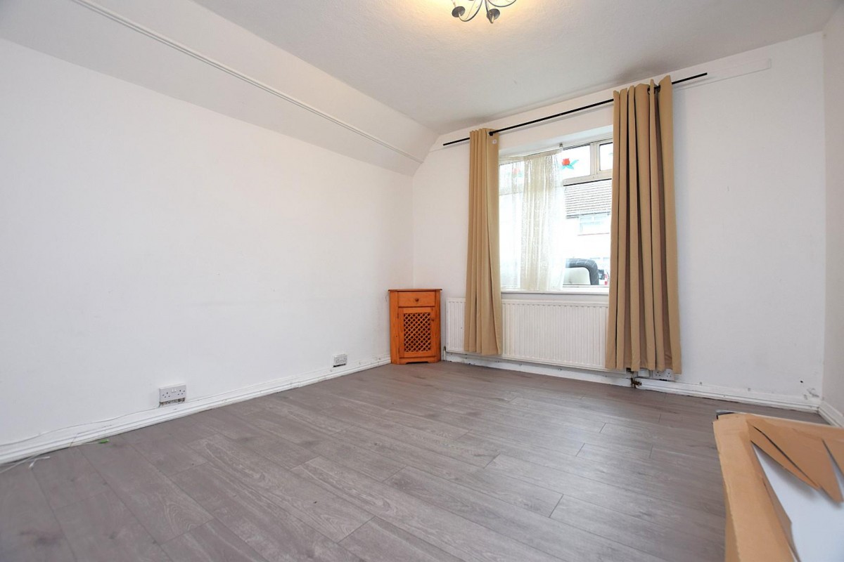 Aylmer Road, Dagenham, RM8