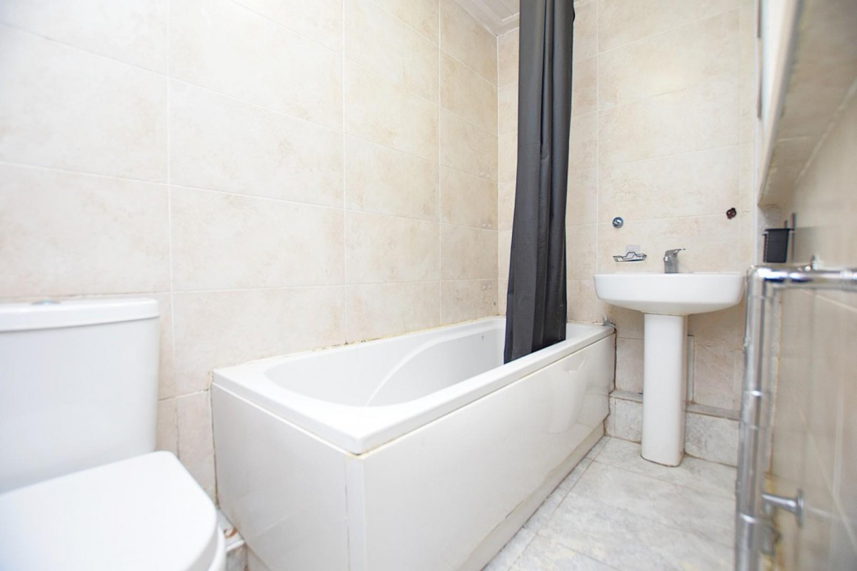 Aylmer Road, Dagenham, RM8