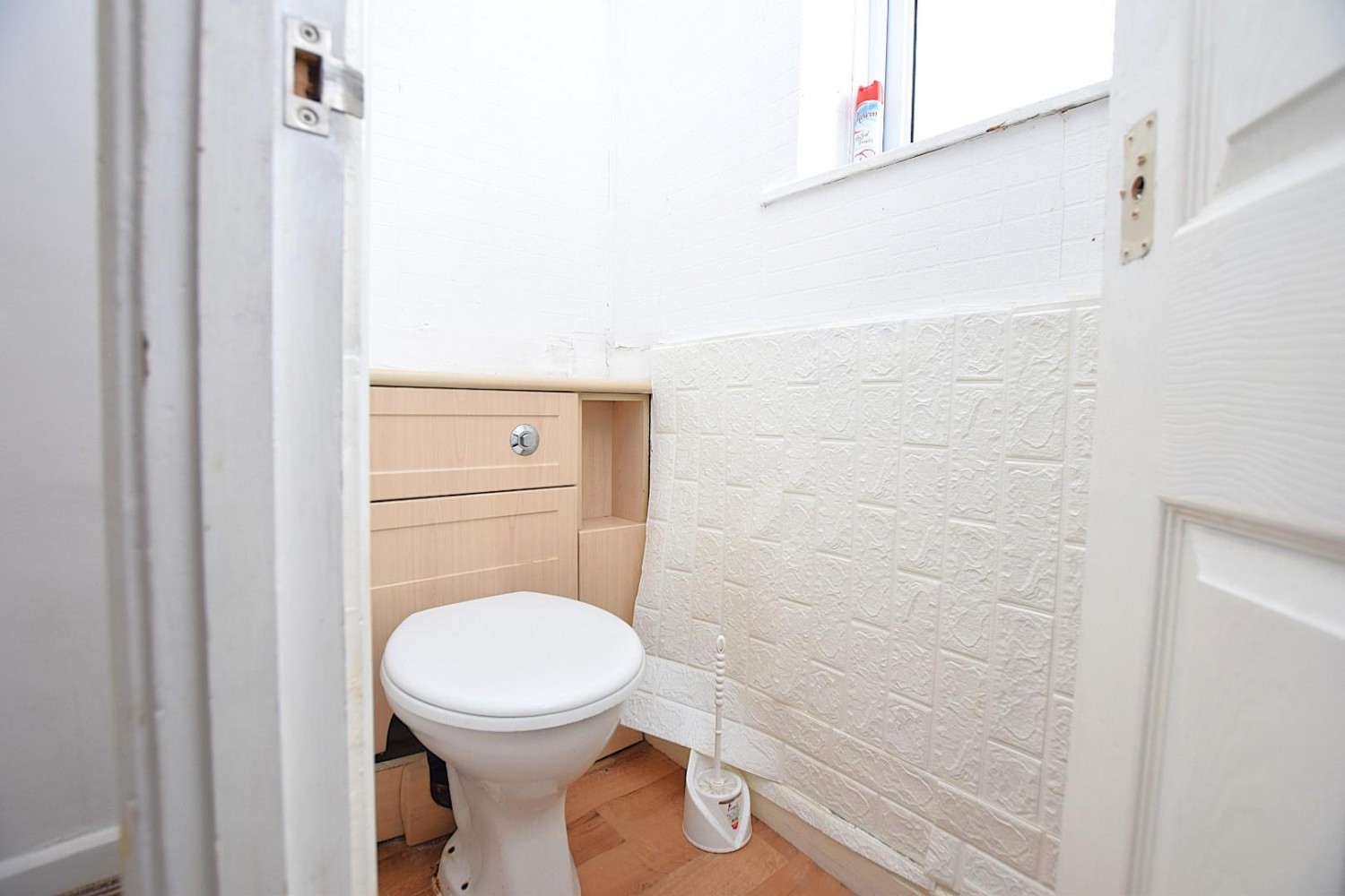 3 bedroom House to let in Aylmer Road, Dagenham, RM8