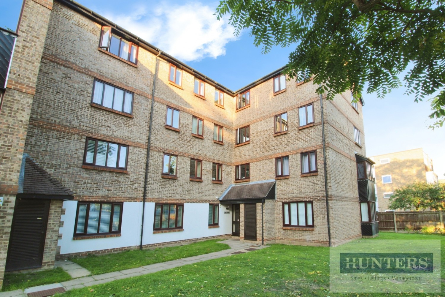 1 bedroom Flat for sale in Chalkestone Close, Welling, Kent, DA16 3DJ