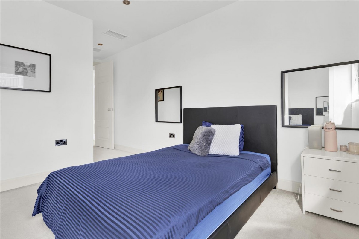 Commercial Road, London, E1