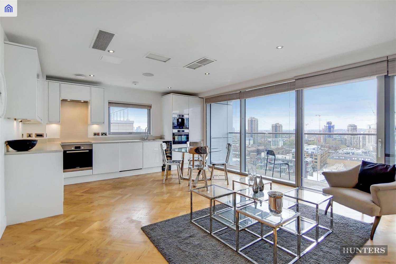 2 bedroom Flat to let in PENTHOUSE, Commercial Road, London, E1