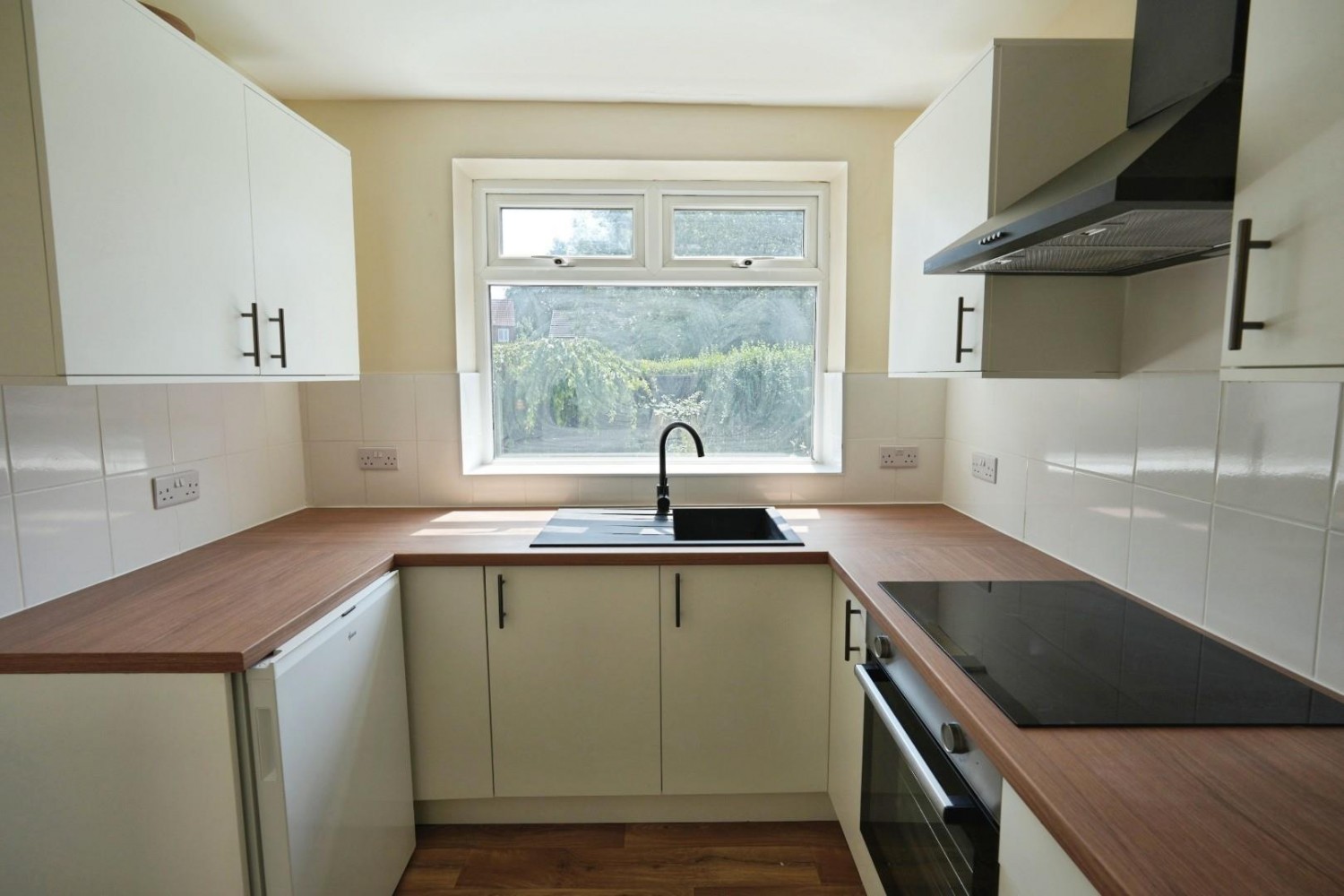 3 bedroom House to let in Largs Walk, Manchester