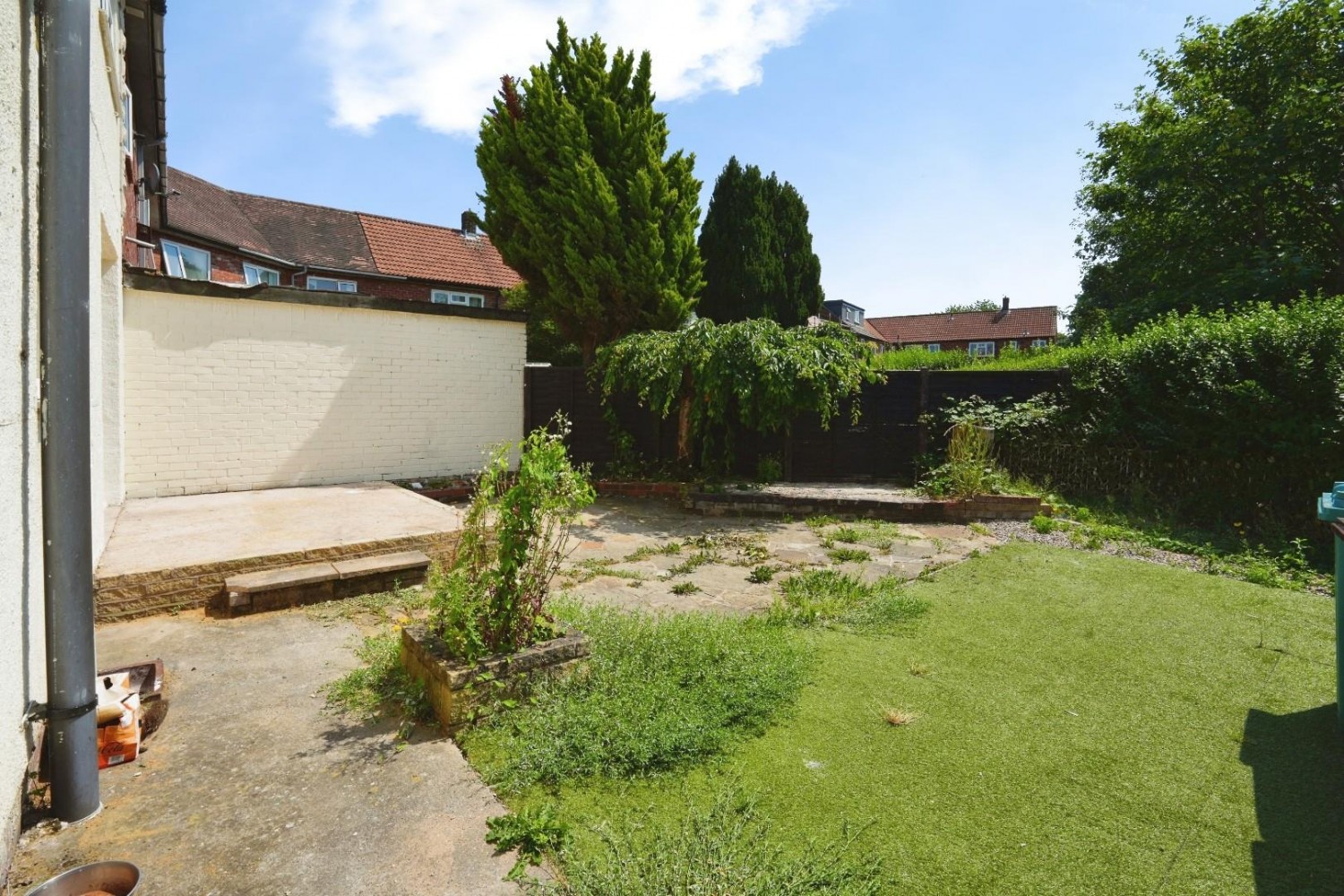 3 bedroom House to let in Largs Walk, Manchester