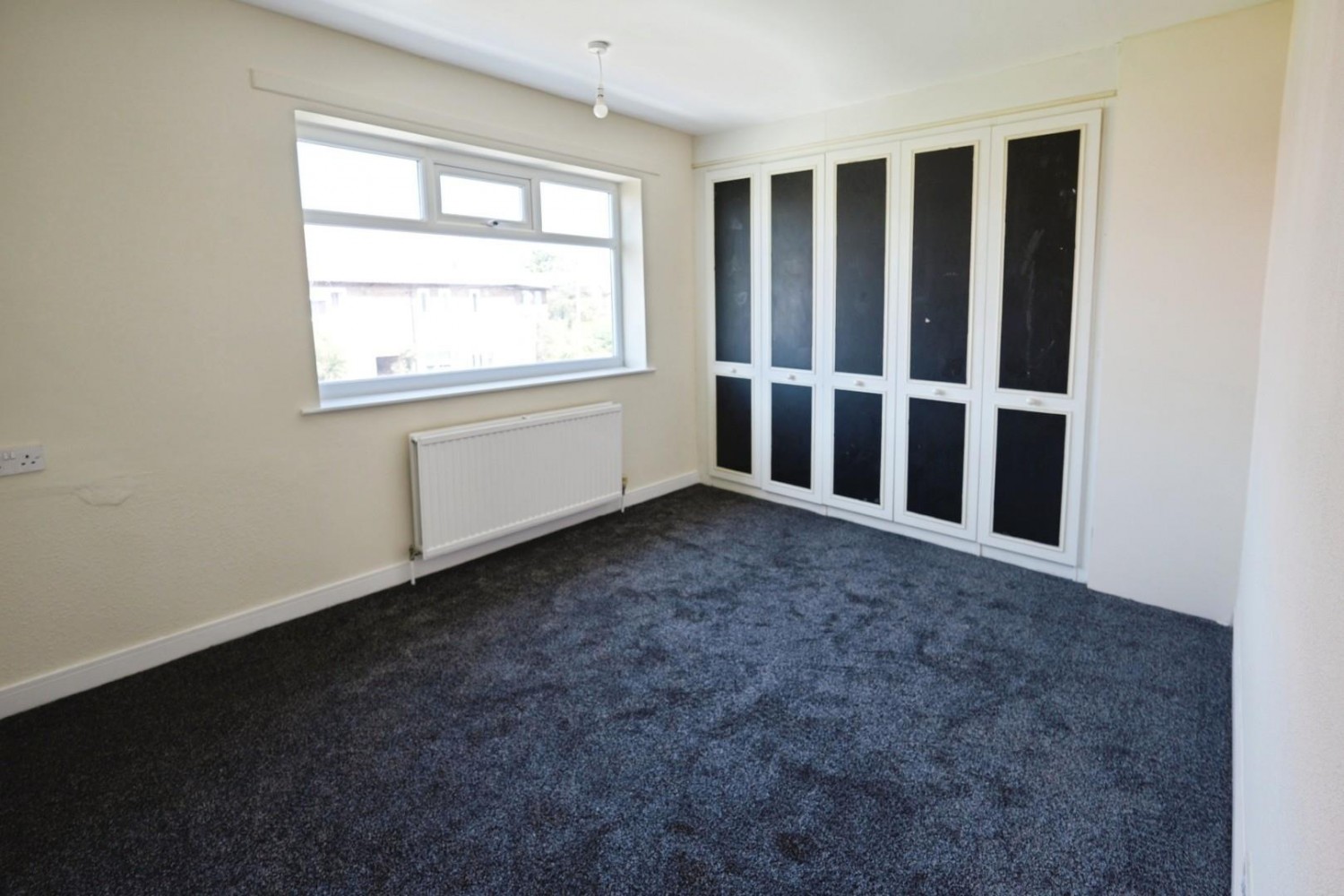 3 bedroom House to let in Largs Walk, Manchester