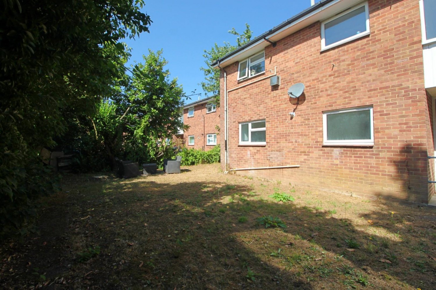 1 bedroom Flat for sale in Moore Crescent, Netley Abbey, Southampton