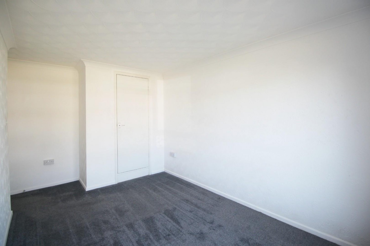 1 bedroom Flat for sale in Moore Crescent, Netley Abbey, Southampton