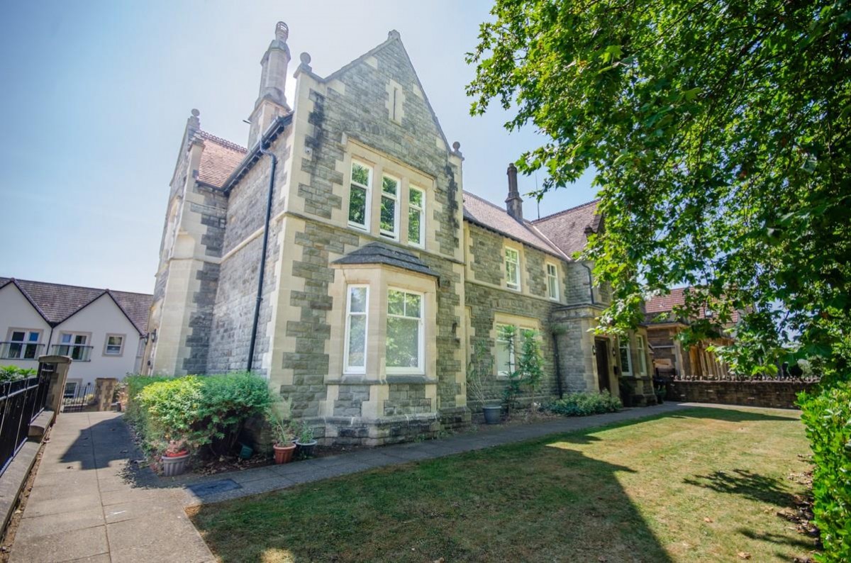 Broad Street, Staple Hill, Bristol, BS16 5LU
