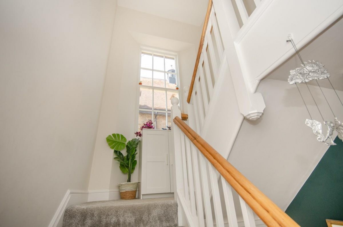 Broad Street, Staple Hill, Bristol, BS16 5LU