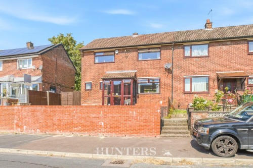Kirkstall Road, Middleton, M24