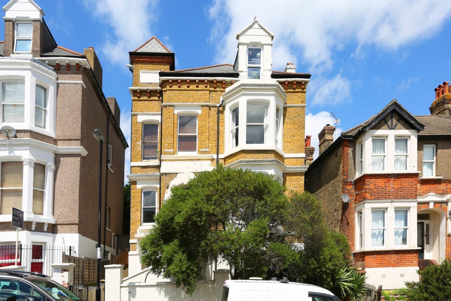 2 bedroom Flat for sale in Ewelme Road, London