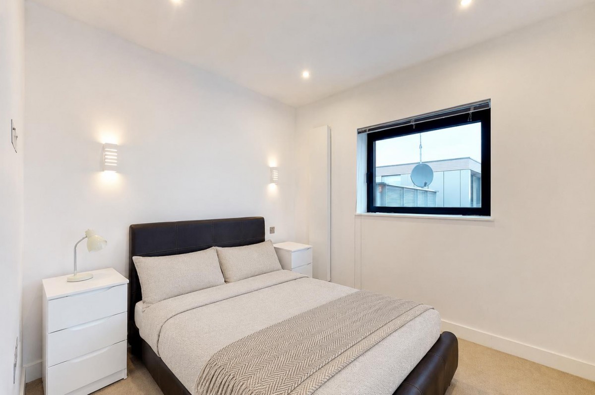 Plumbers Row, Aldgate, E1