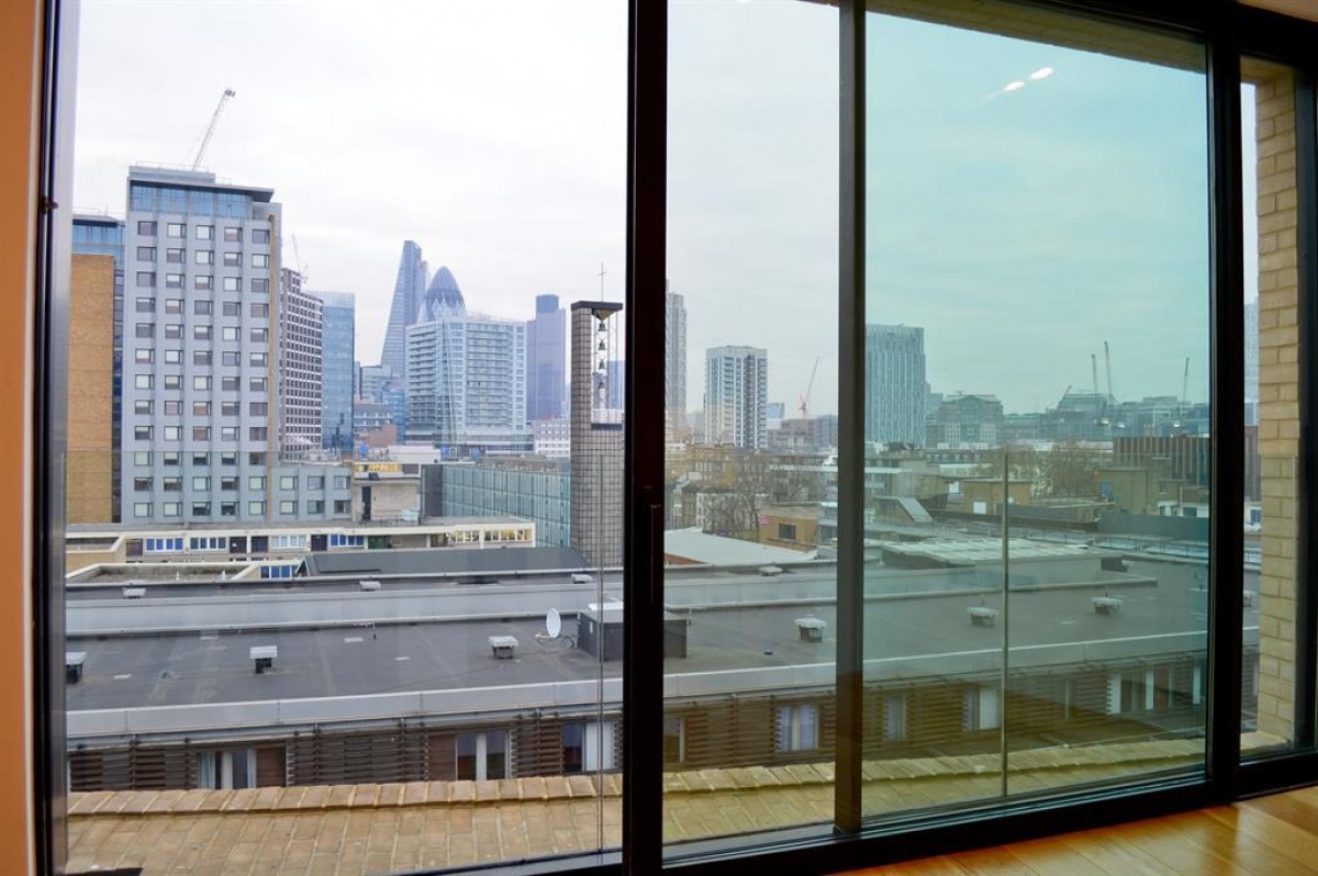 Plumbers Row, Aldgate, E1
