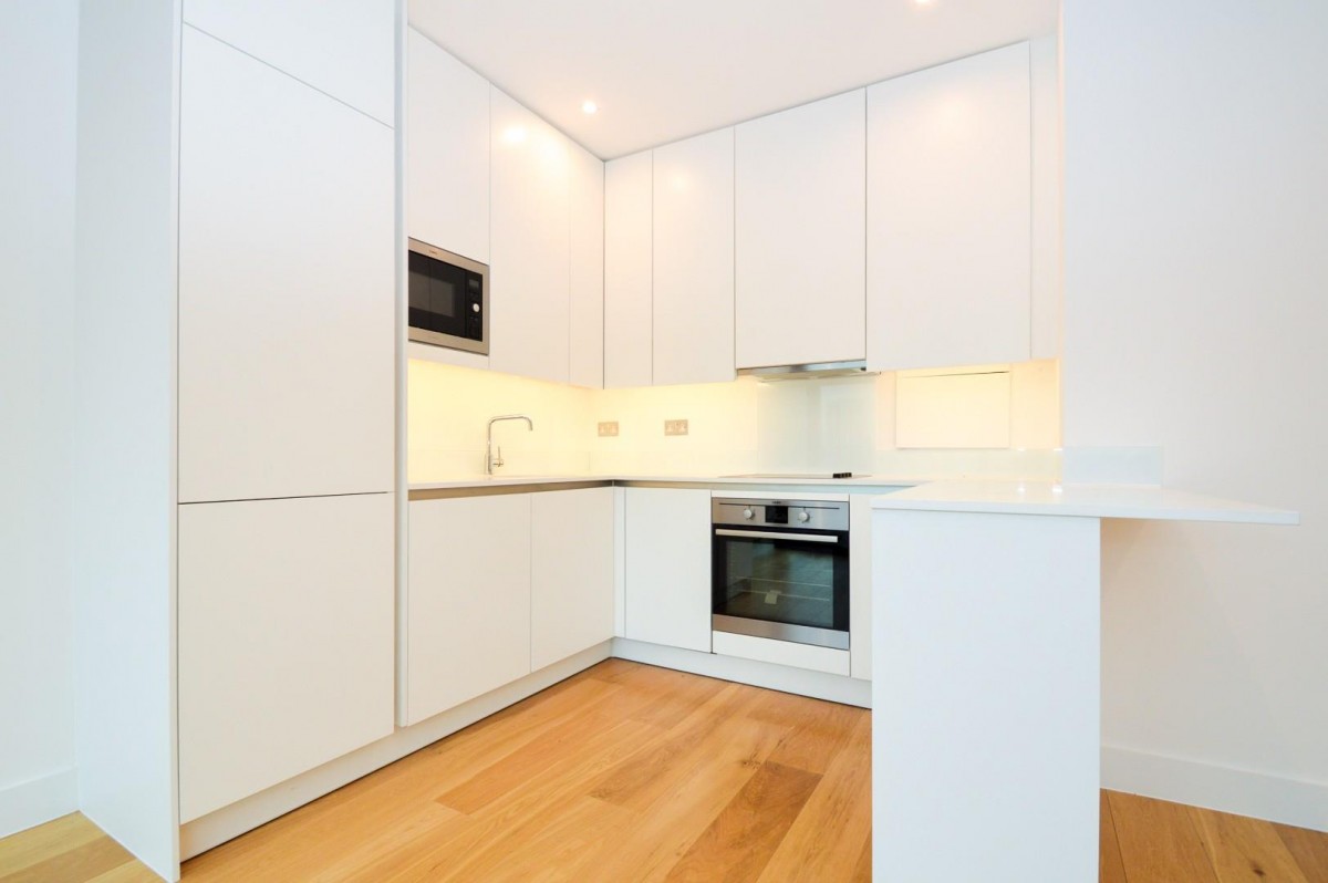 Plumbers Row, Aldgate, E1