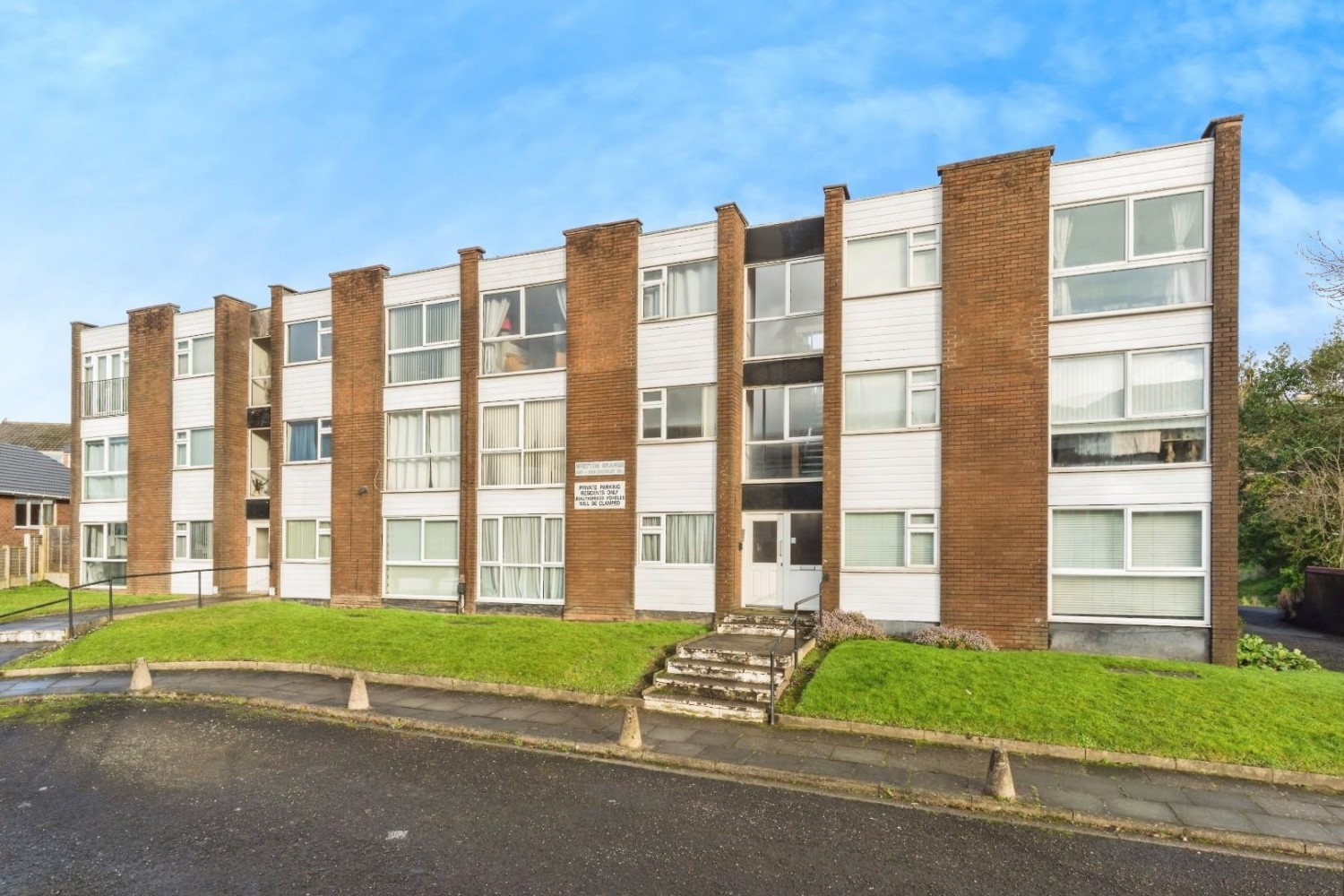 1 bedroom Flat to let in 243 Chorley Road, Swinton, Manchester