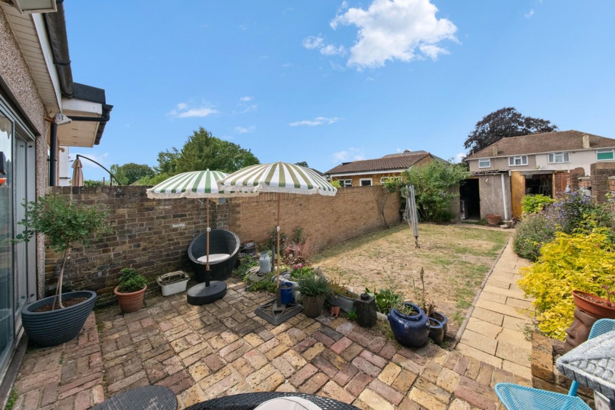 Carnarvon Drive, Hayes