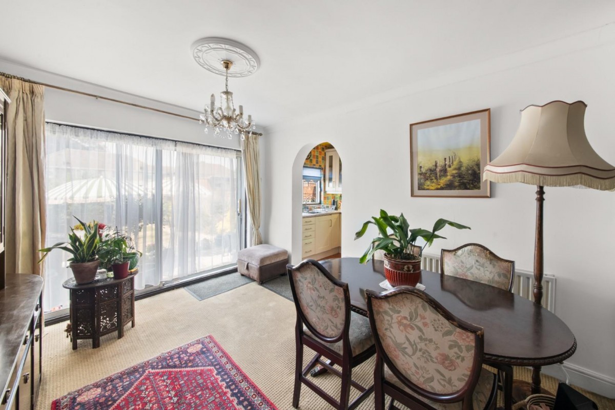 Carnarvon Drive, Hayes