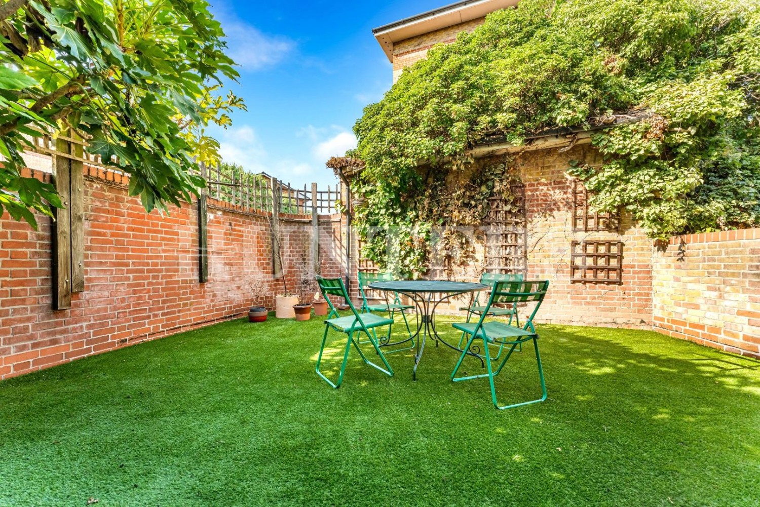 1 bedroom Flat for sale in Tynemouth Road, London, N15