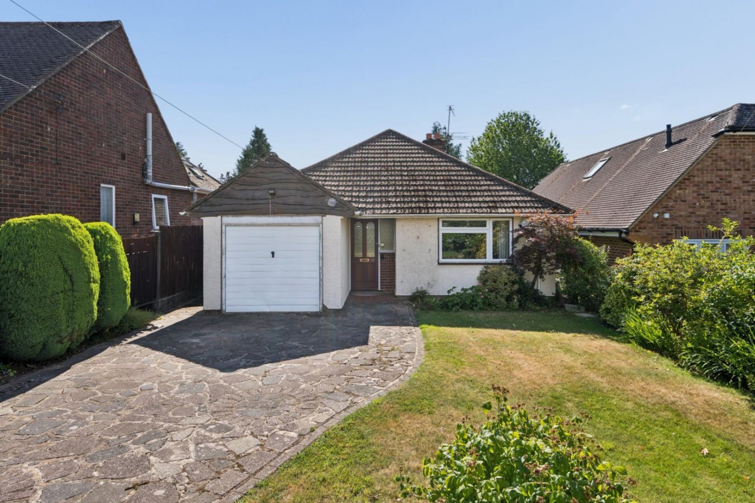 3 bedroom Bungalow for sale in Latimer Close, Little Chalfont, Buckinghamshire, HP6 6QS