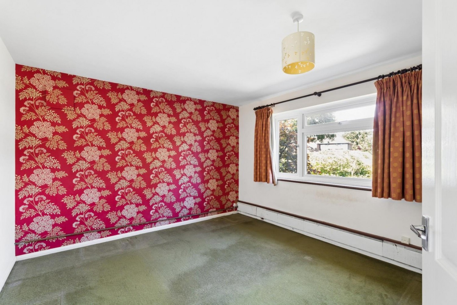 3 bedroom Bungalow for sale in Latimer Close, Little Chalfont, Buckinghamshire, HP6 6QS