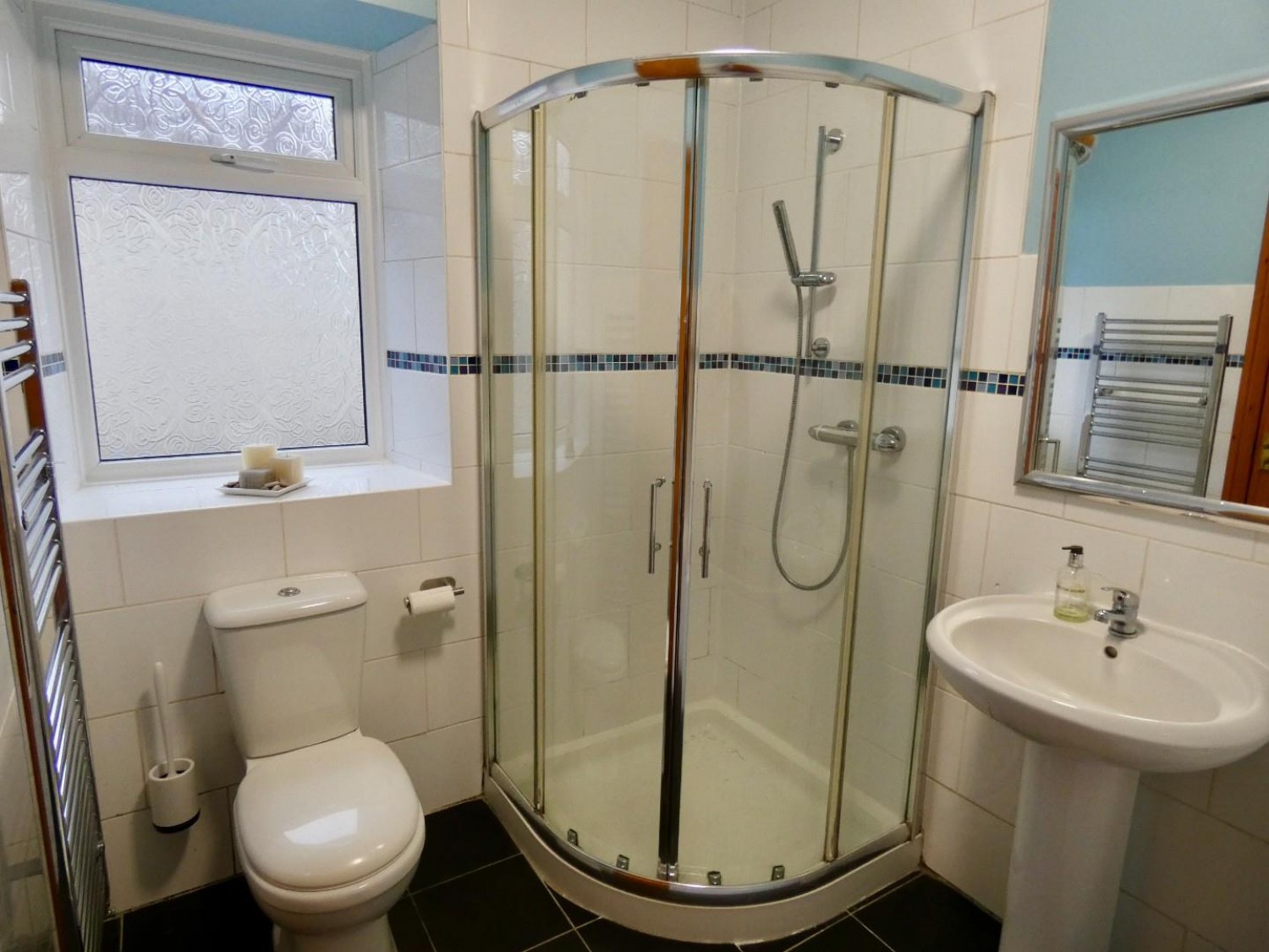 3 bedroom House to let in Main Street, Springfield, Gretna, DG16