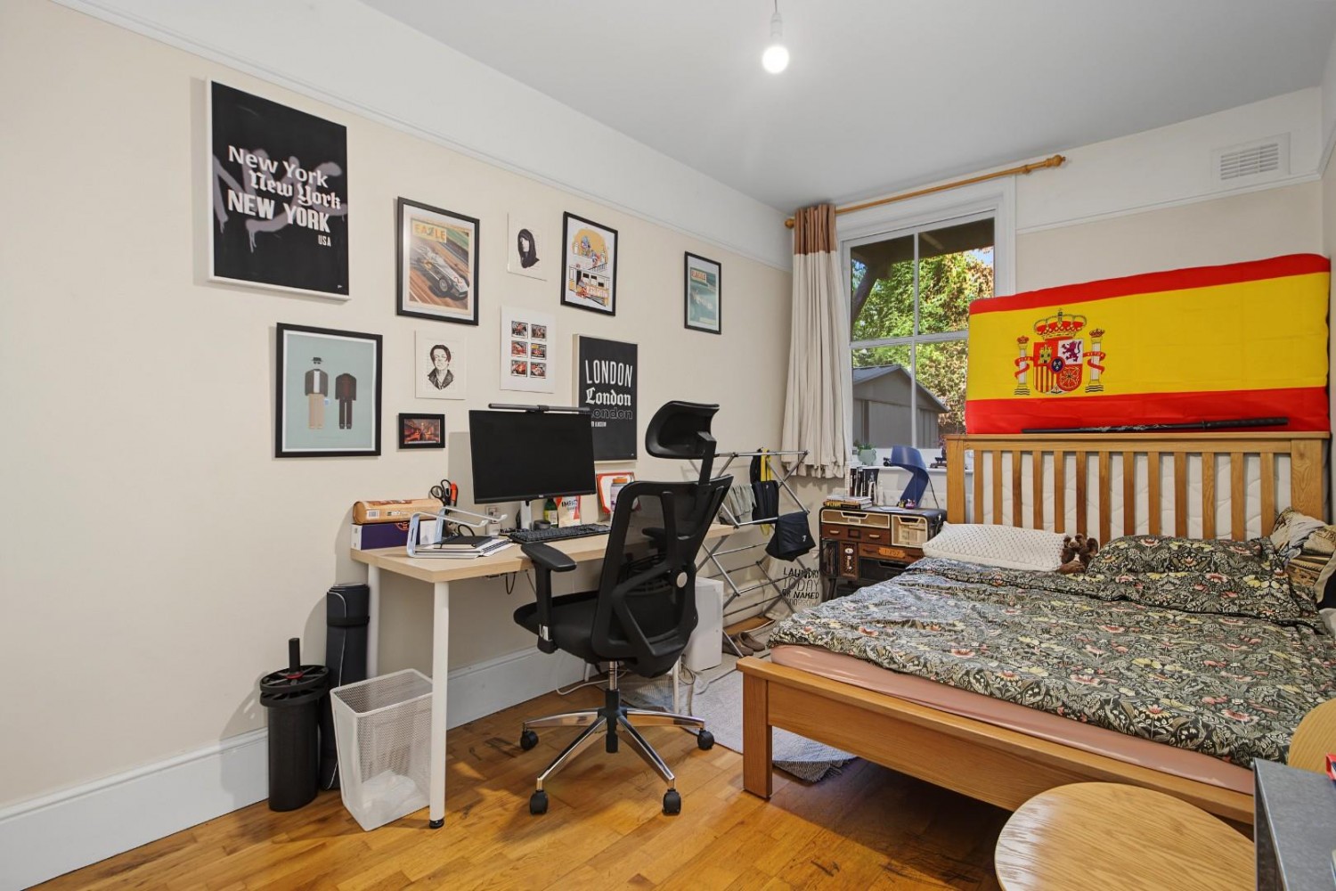 3 bedroom Flat for sale in Amhurst Park, London, N16