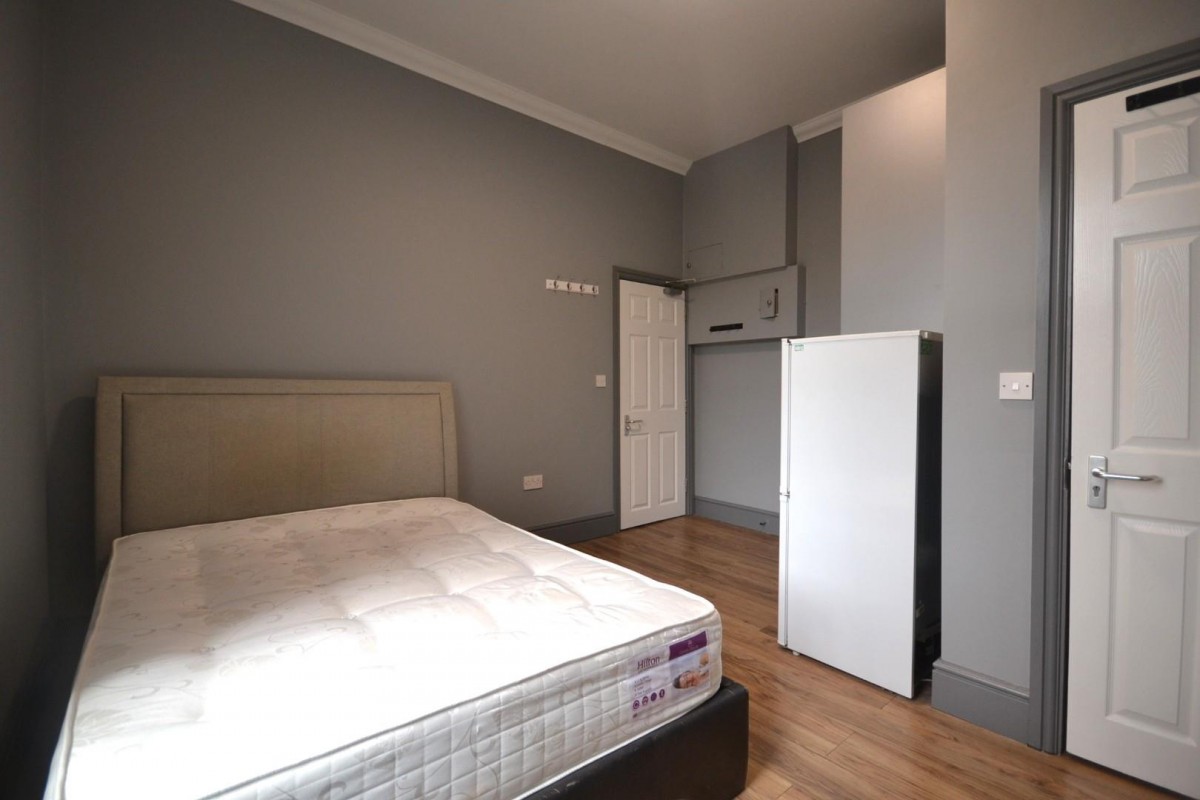 London Road, Reading, Berkshire