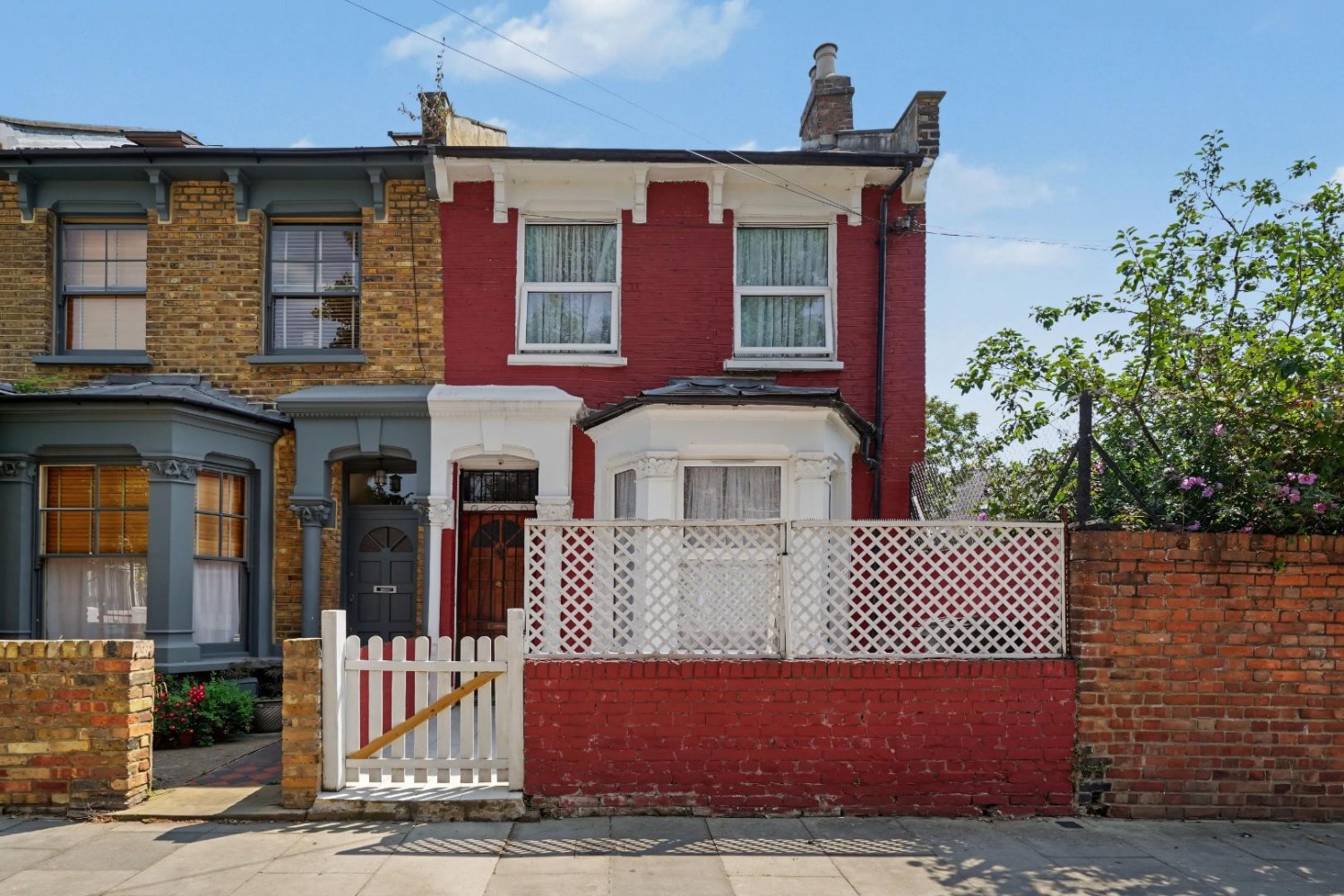 4 bedroom House for sale in Windus Walk, London, N16