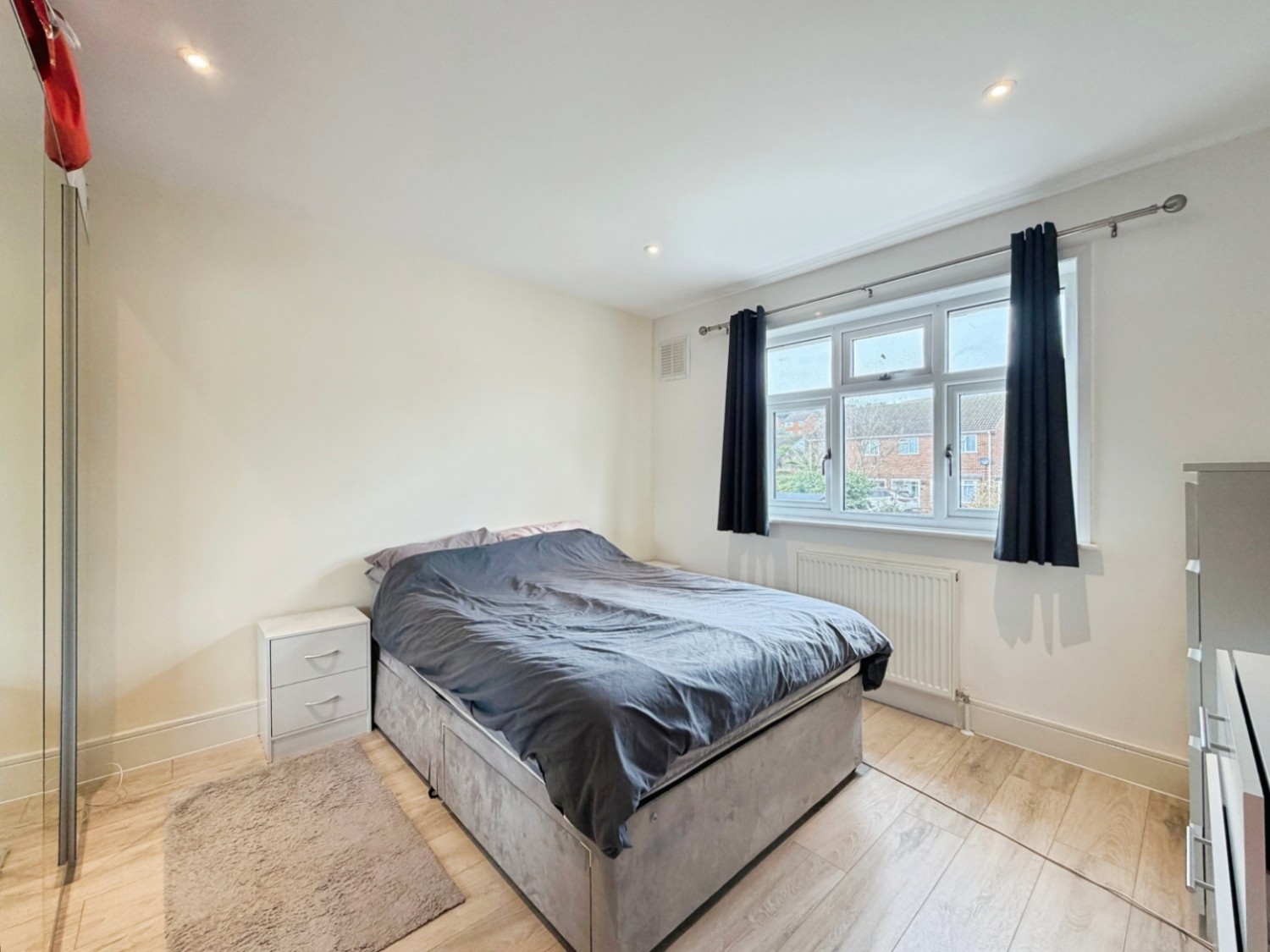 2 bedroom Flat to let in Orchard Valley, Hythe