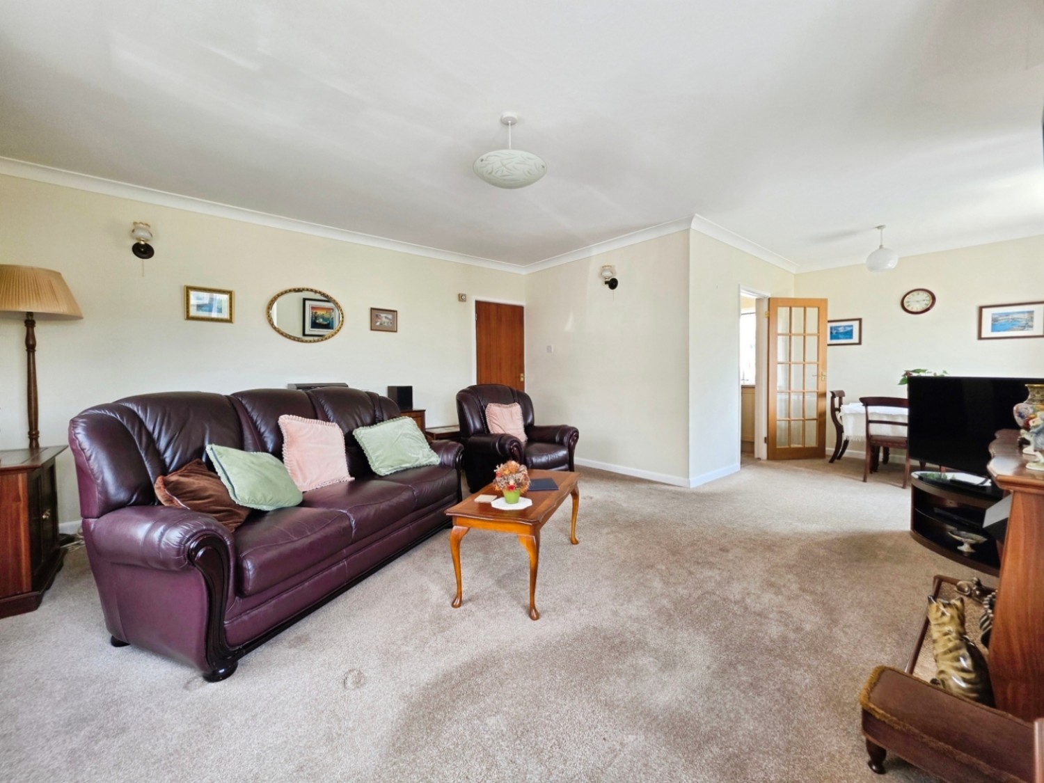 4 bedroom Bungalow for sale in Kingscourt Lane, Stroud