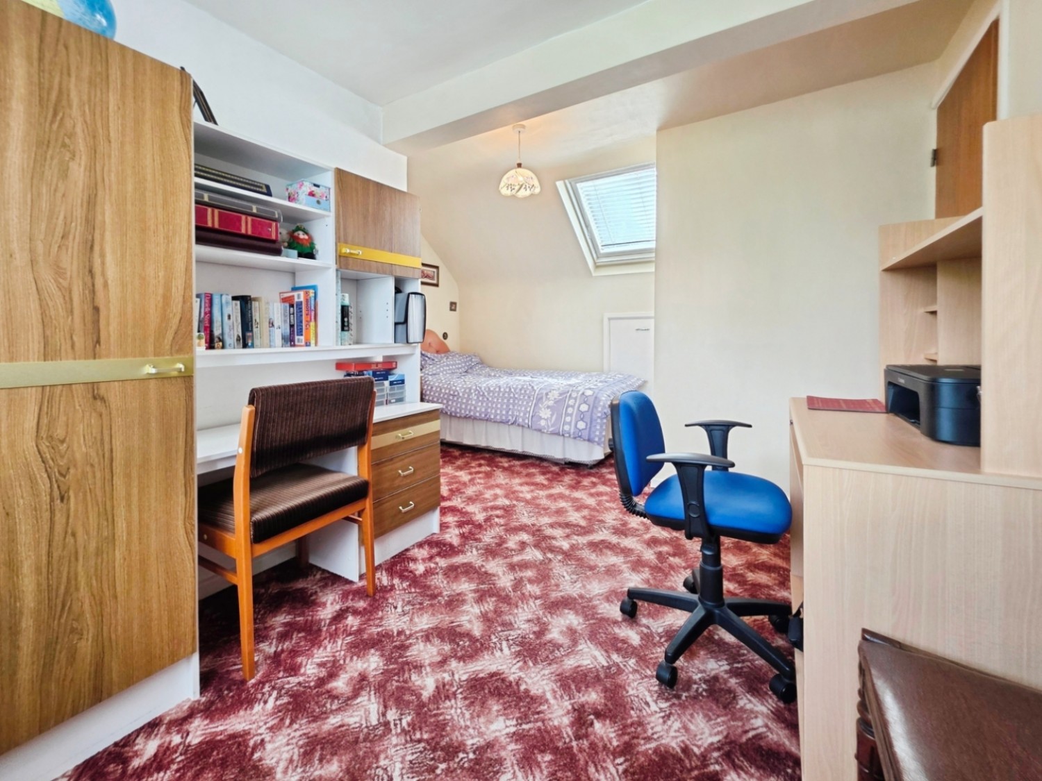 4 bedroom Bungalow for sale in Kingscourt Lane, Stroud