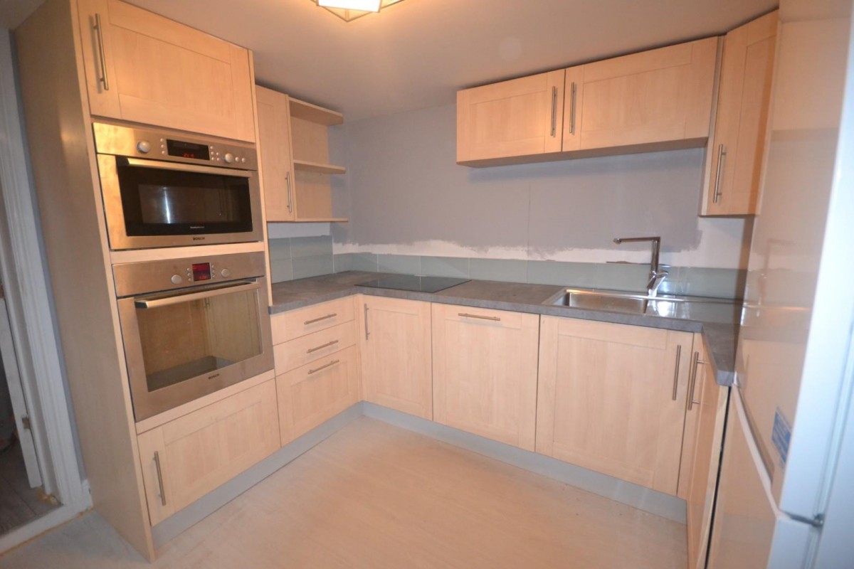 Kentwood Hill, Tilehurst, Reading