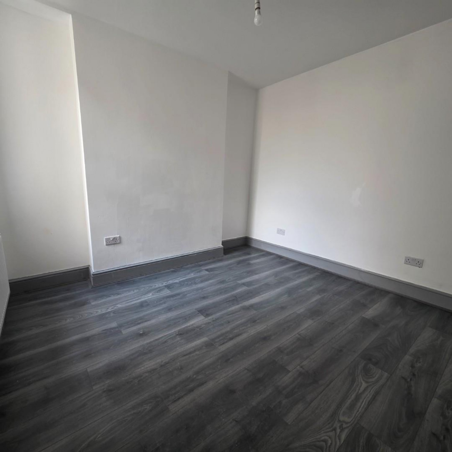 1 bedroom Flat to let in Hilda Street, Pontypridd